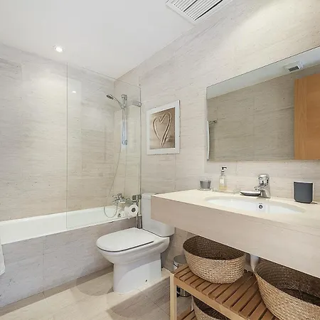 Penthouse Rosas 1c 포엔샤 항구